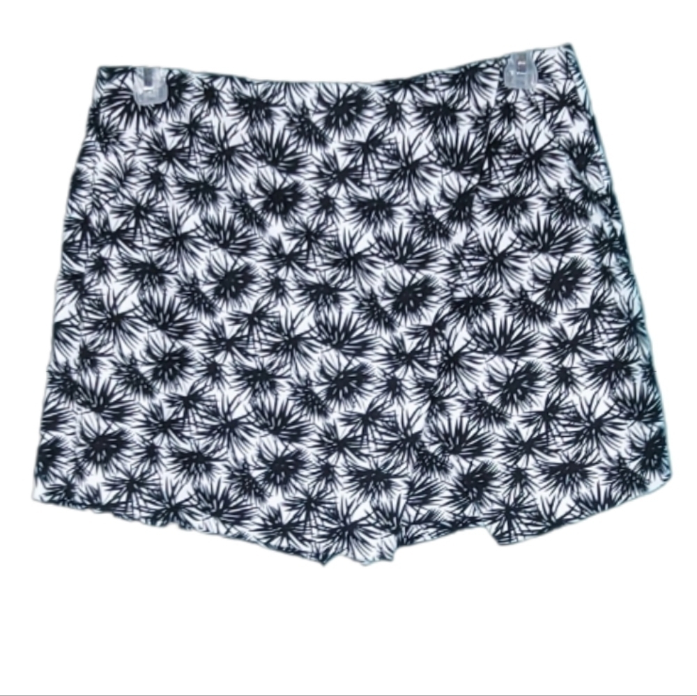 Michael Kors Golf Skorts Stretch Black and White Women's Size 4